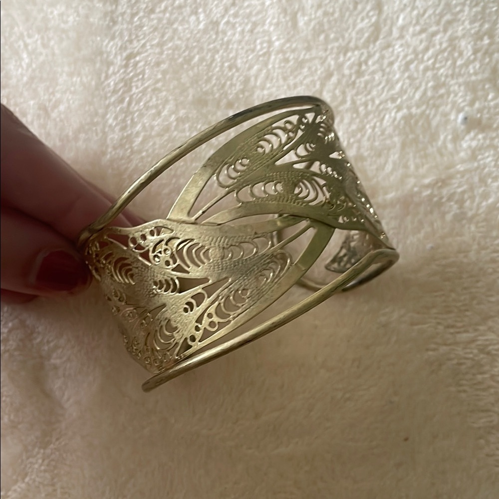 Elegant Gold Filigree Cuff Bracelet